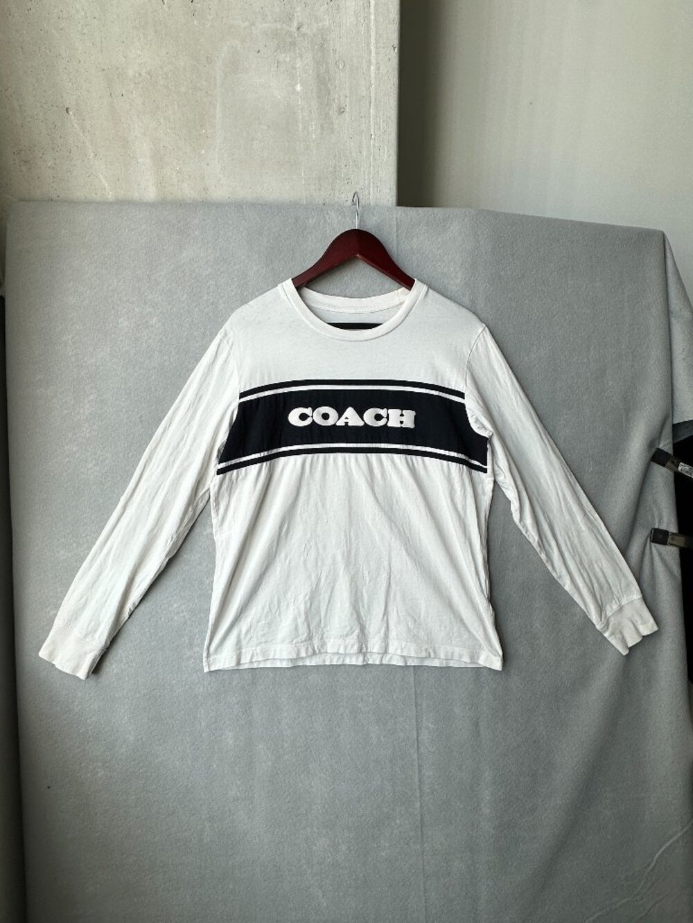 Coach Shirt Womens Medium Long Sleeve White Navy Blue Logo Graphic CE420